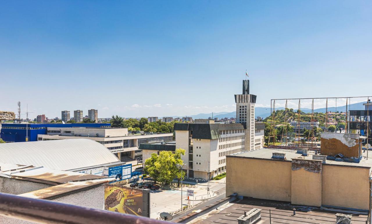 Fancy 1Bd Penthouse With Terrace Near The Centre By Flat Mаnager Lägenhet Plovdiv Exteriör bild