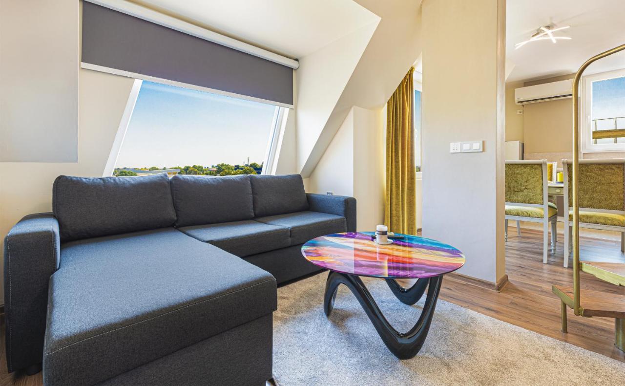 Fancy 1Bd Penthouse With Terrace Near The Centre By Flat Mаnager Lägenhet Plovdiv Exteriör bild