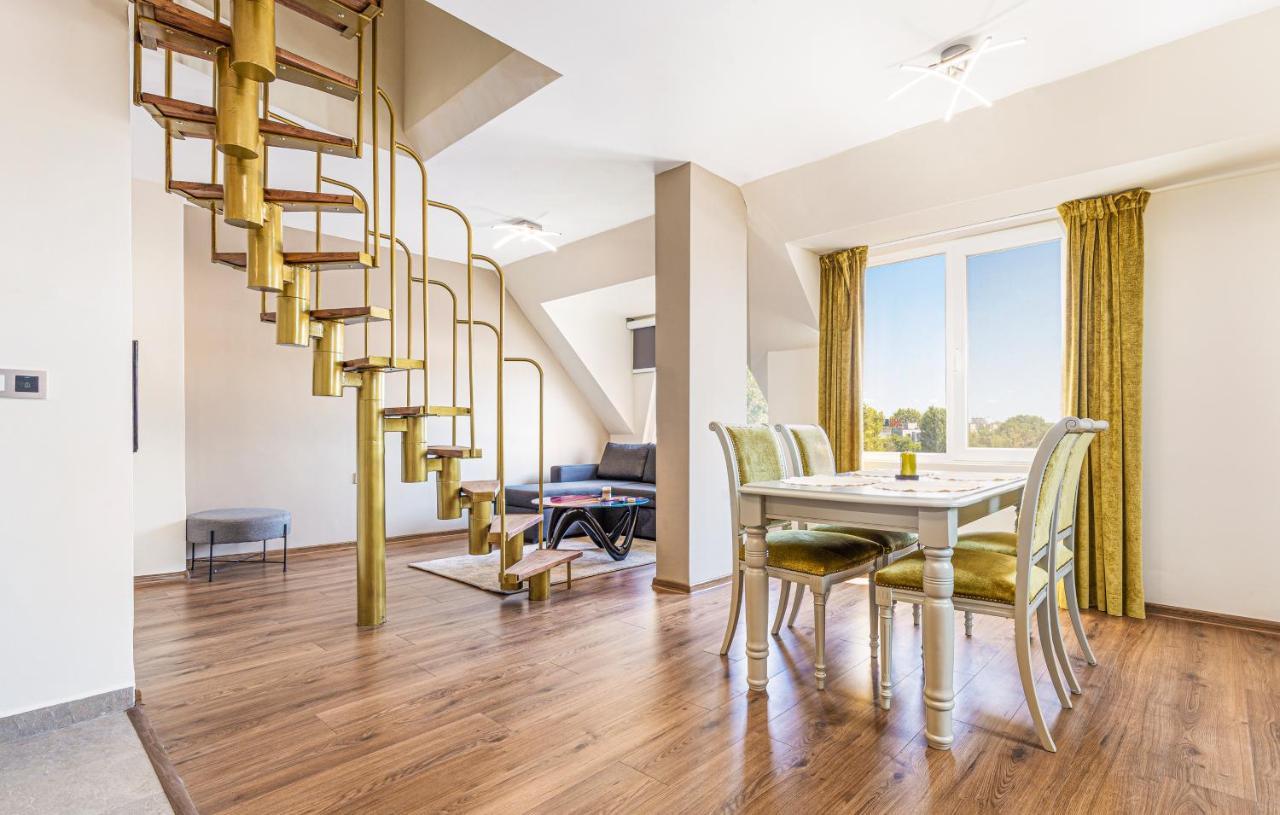 Fancy 1Bd Penthouse With Terrace Near The Centre By Flat Mаnager Lägenhet Plovdiv Exteriör bild