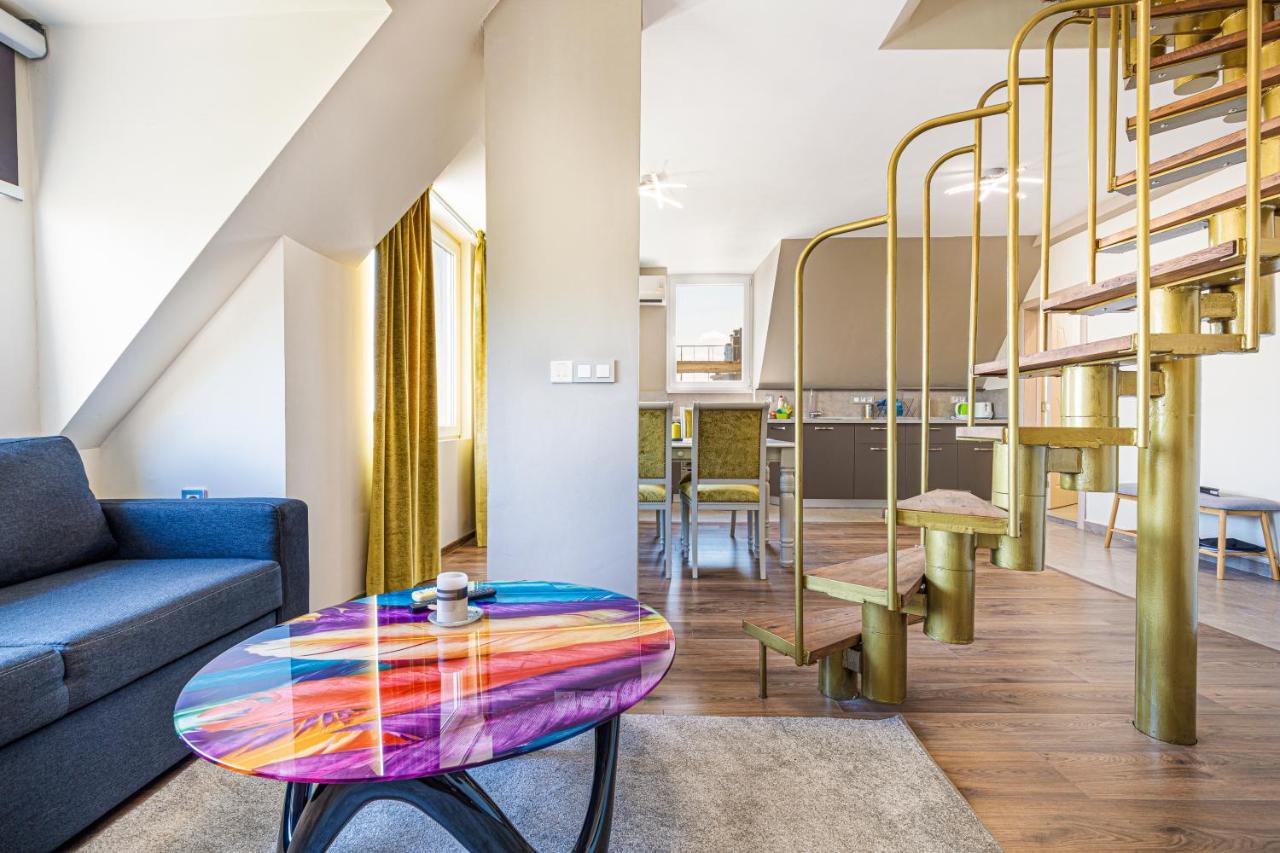 Fancy 1Bd Penthouse With Terrace Near The Centre By Flat Mаnager Lägenhet Plovdiv Exteriör bild